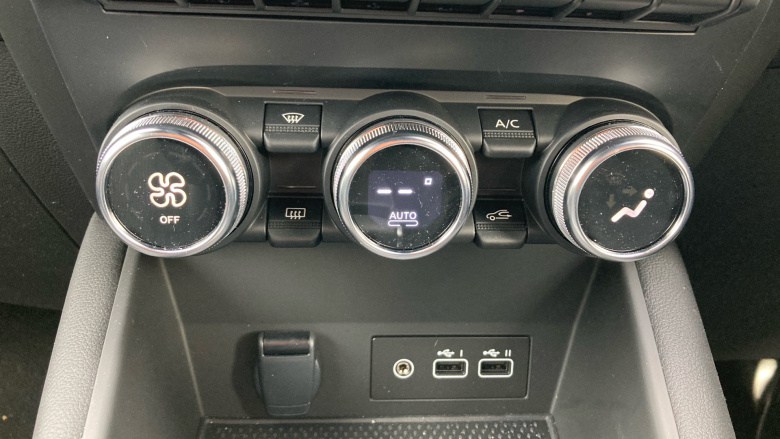 Renault Captur 1.6 E-Tech full hybrid 145 Engineered 5dr Auto Hybrid Hatchback